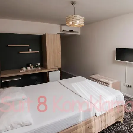 Apartment 8 Konaklama